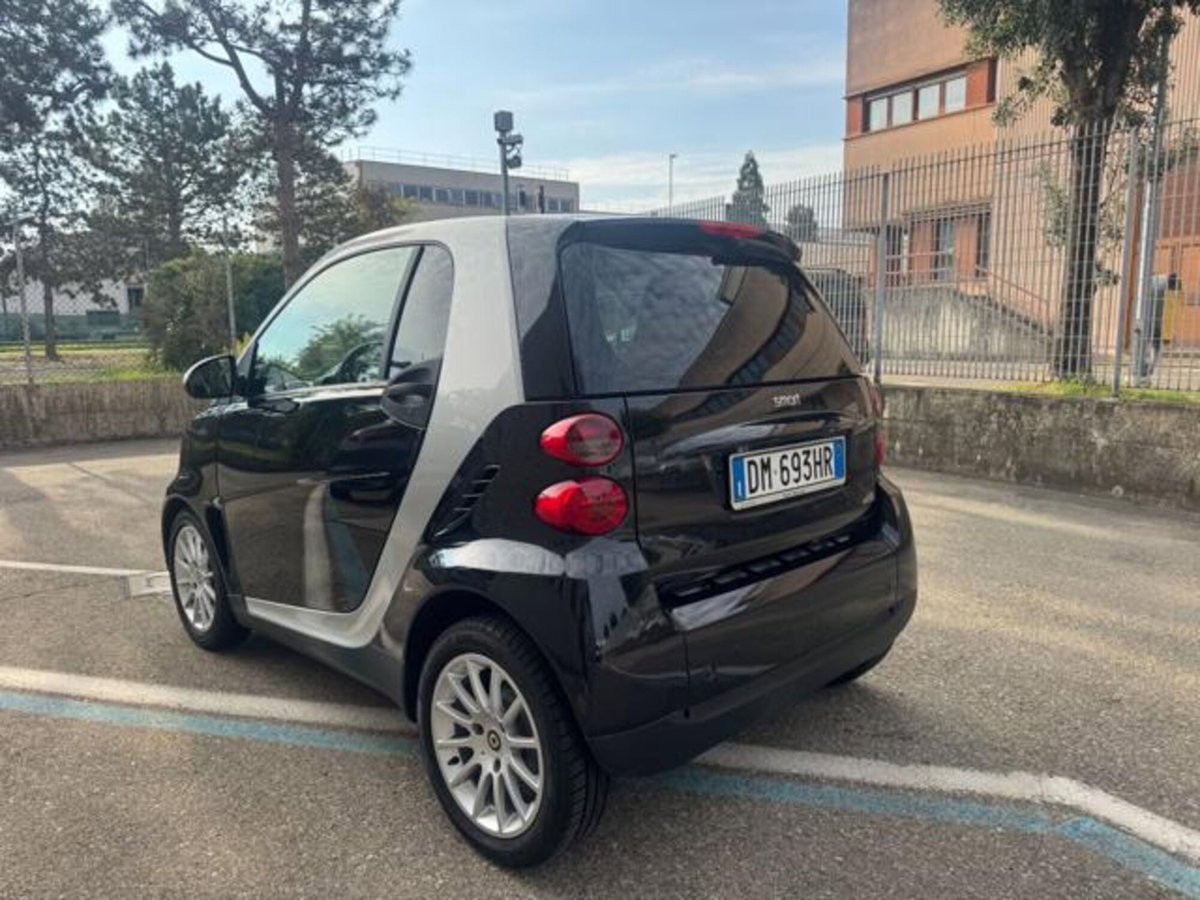 smart Fortwo 1000 52 kW MHD coupé passion (4)