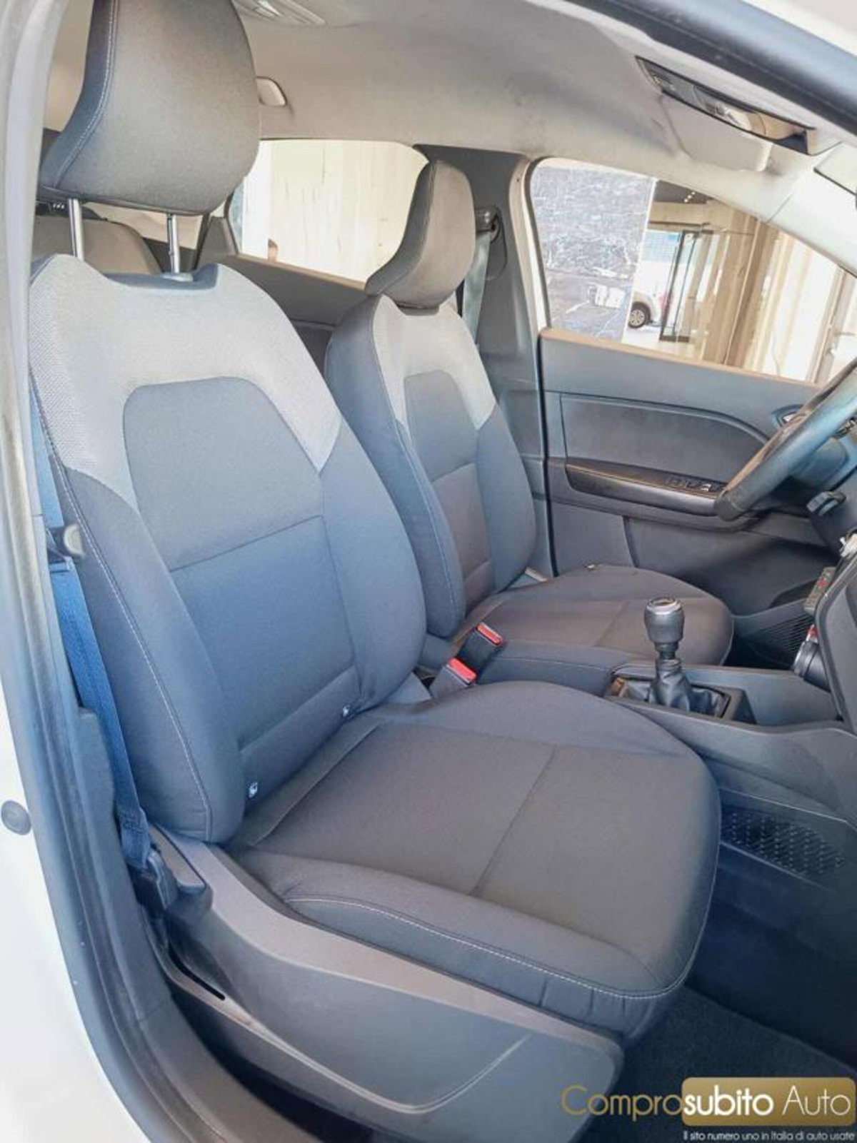 Renault Captur Blue dCi 95 CV Zen (11)