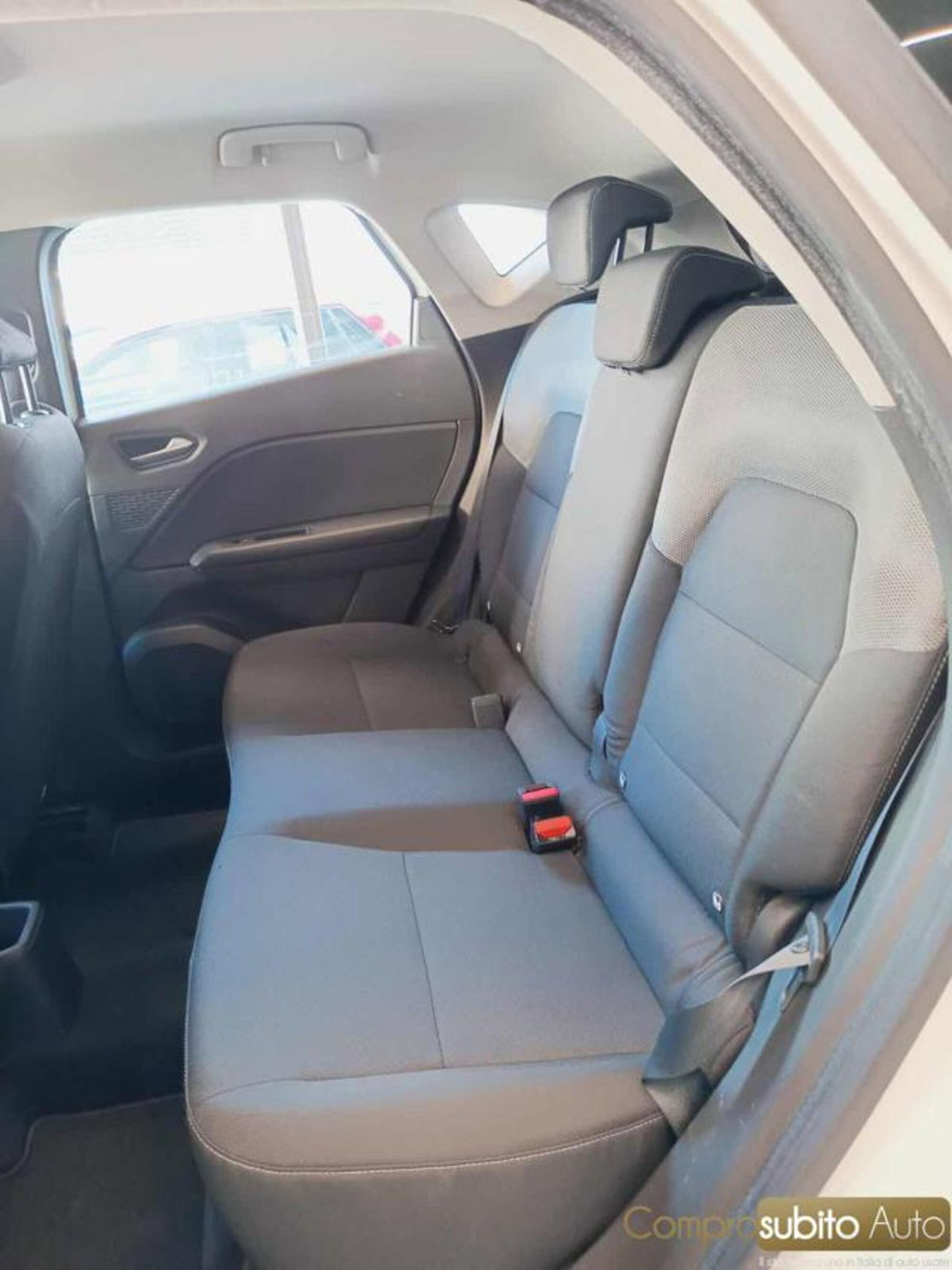 Renault Captur Blue dCi 95 CV Zen (13)