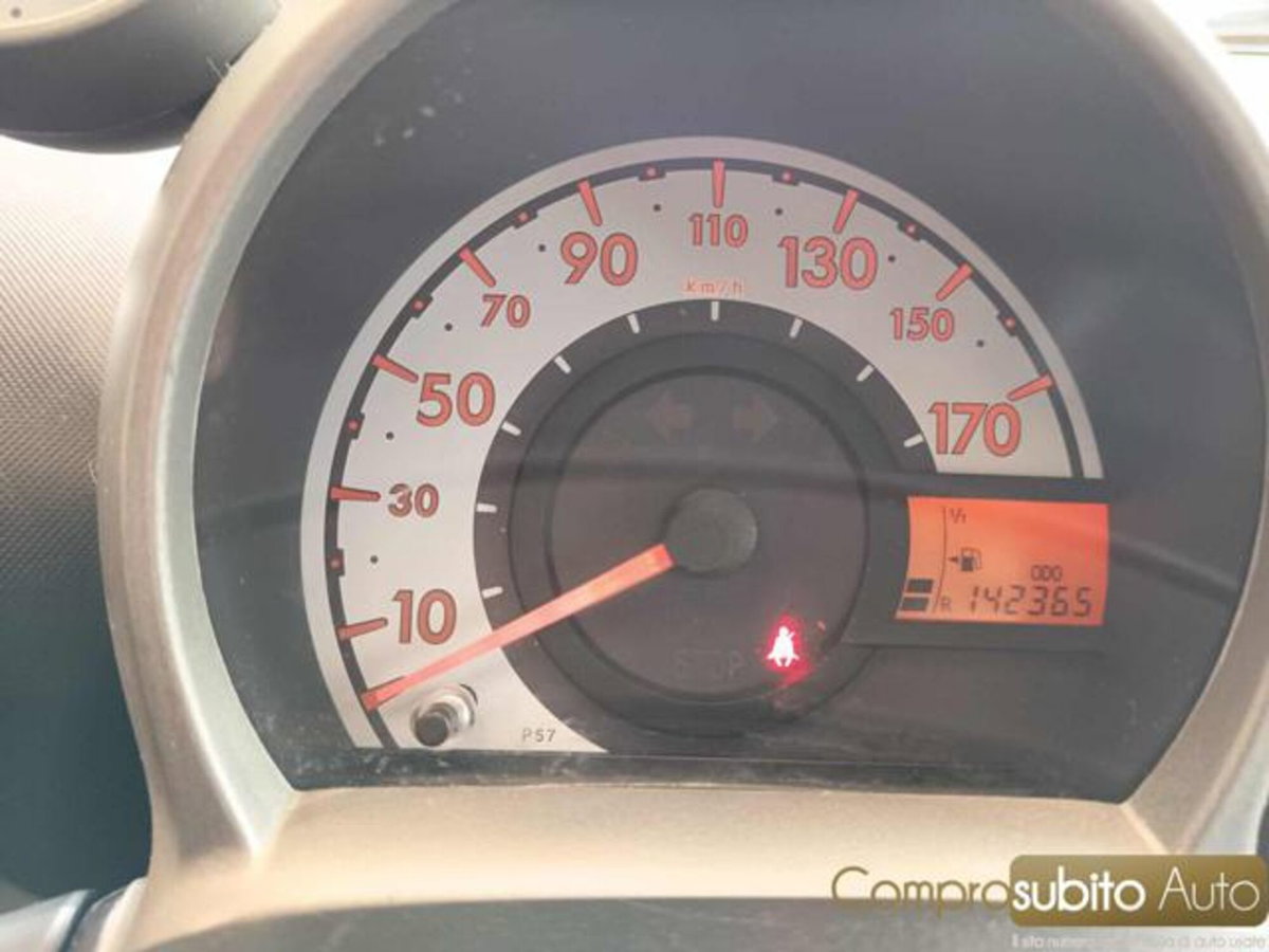 Toyota Aygo 1.0 12V VVT-i 5 porte Griffe (17)