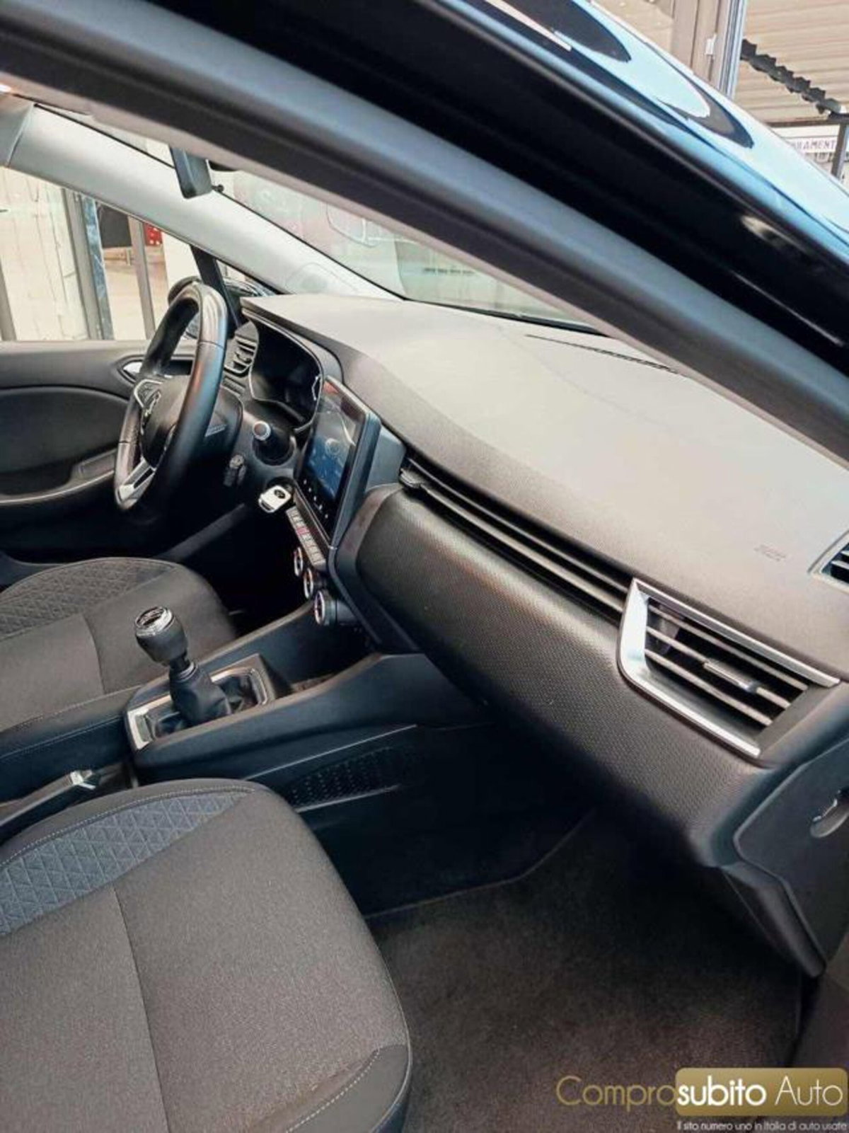 Renault Clio SCe 75 CV 5 porte Zen (12)