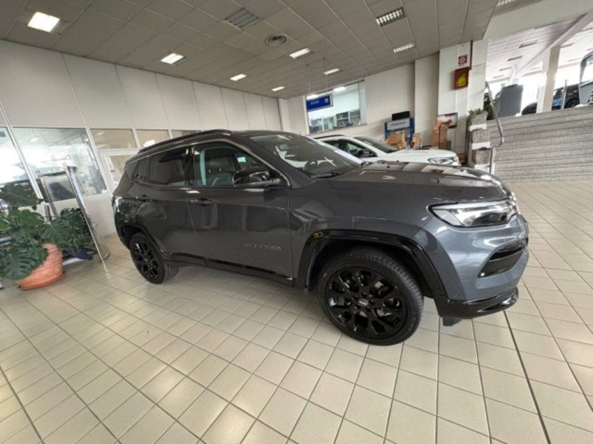 Jeep Compass 1.3 Turbo T4 2WD Limited (3)