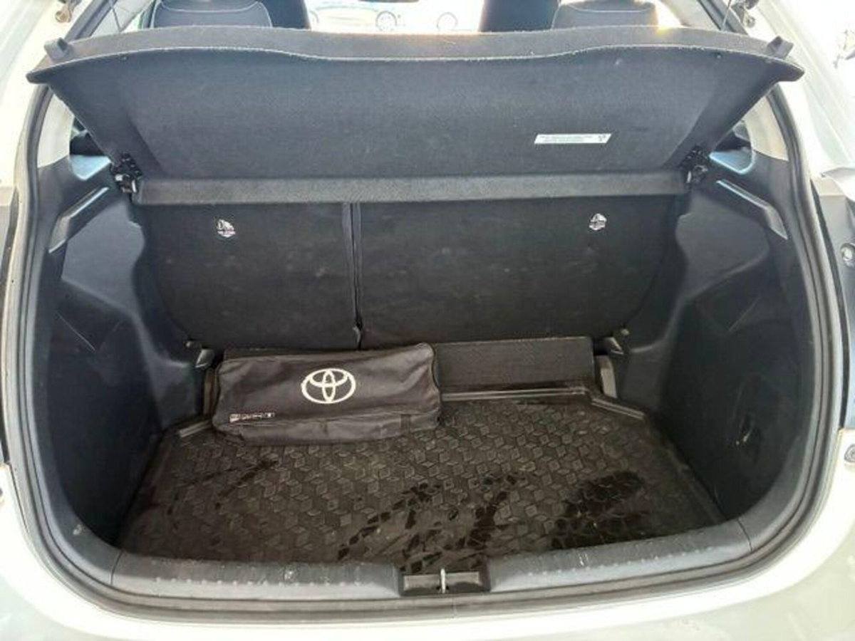 Toyota Yaris Cross 1.5 Hybrid 5p. E-CVT Active (15)