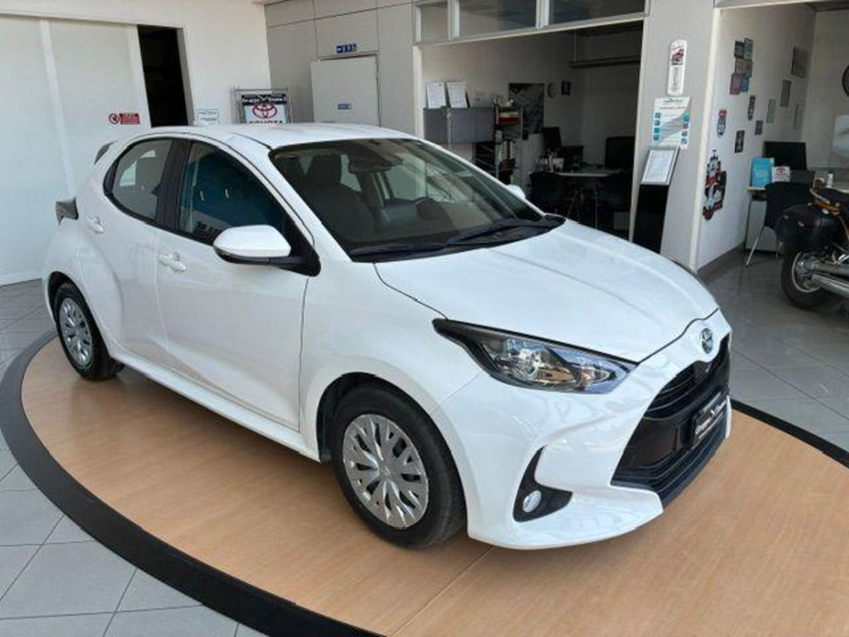 Toyota Yaris Cross 1.5 Hybrid 5p. E-CVT Active (2)