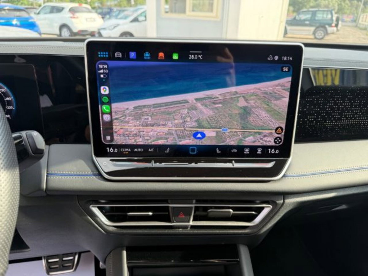 Volkswagen Tiguan 2.0 tdi R-Line 150cv dsg (19)