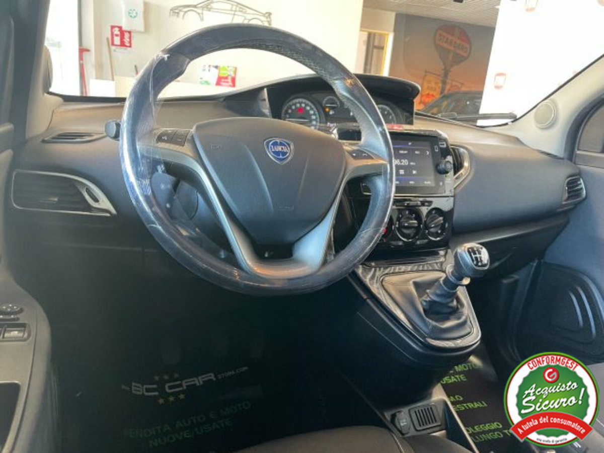 Lancia Ypsilon 1.0 FireFly 5 porte S&S Hybrid Gold Plus (13)