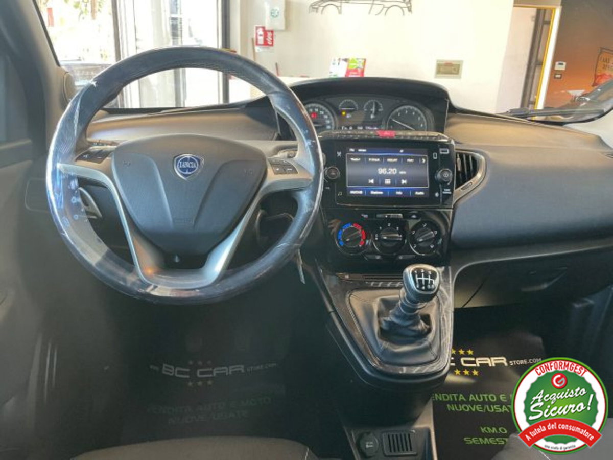 Lancia Ypsilon 1.0 FireFly 5 porte S&S Hybrid Gold Plus (16)