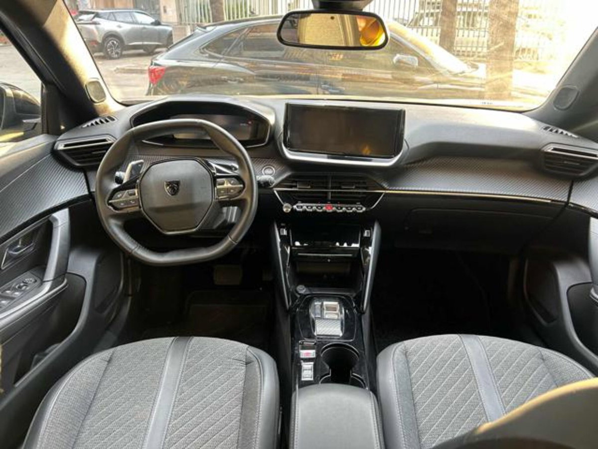 Peugeot 2008 BlueHDi 130 S&S EAT8 Allure Pack (7)