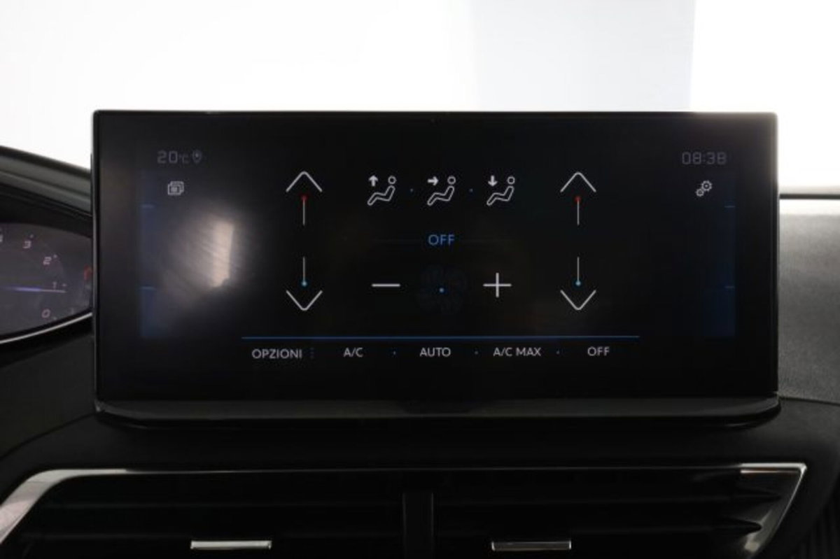 Peugeot 3008 PureTech Turbo 130 S&S EAT8 Allure (11)