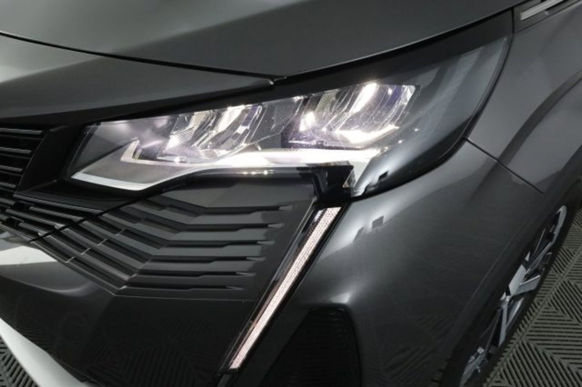 Peugeot 3008 PureTech Turbo 130 S&S EAT8 Allure (9)