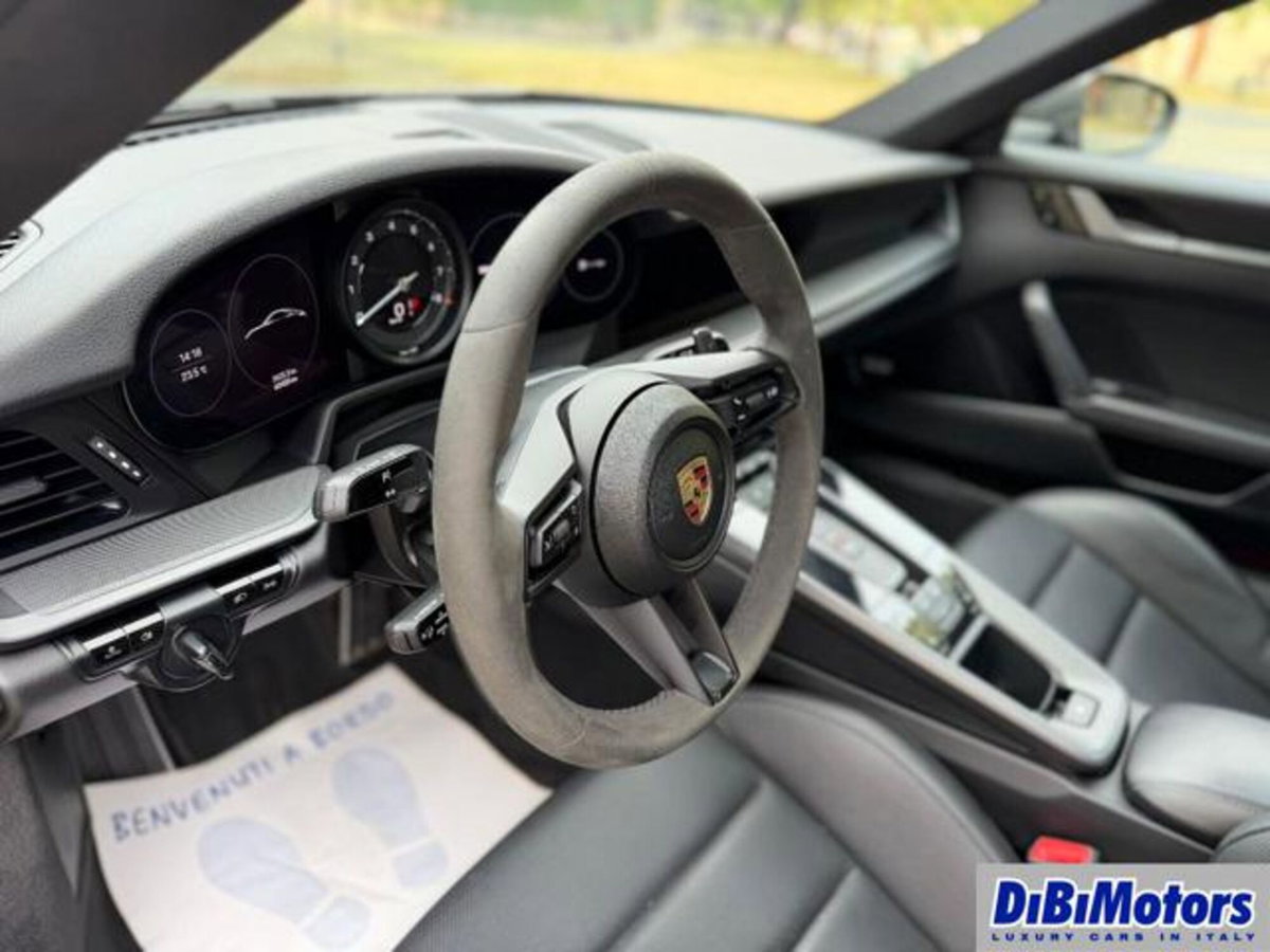 Porsche 911 Coupé Coupe 3.0 Carrera 4 auto (2)