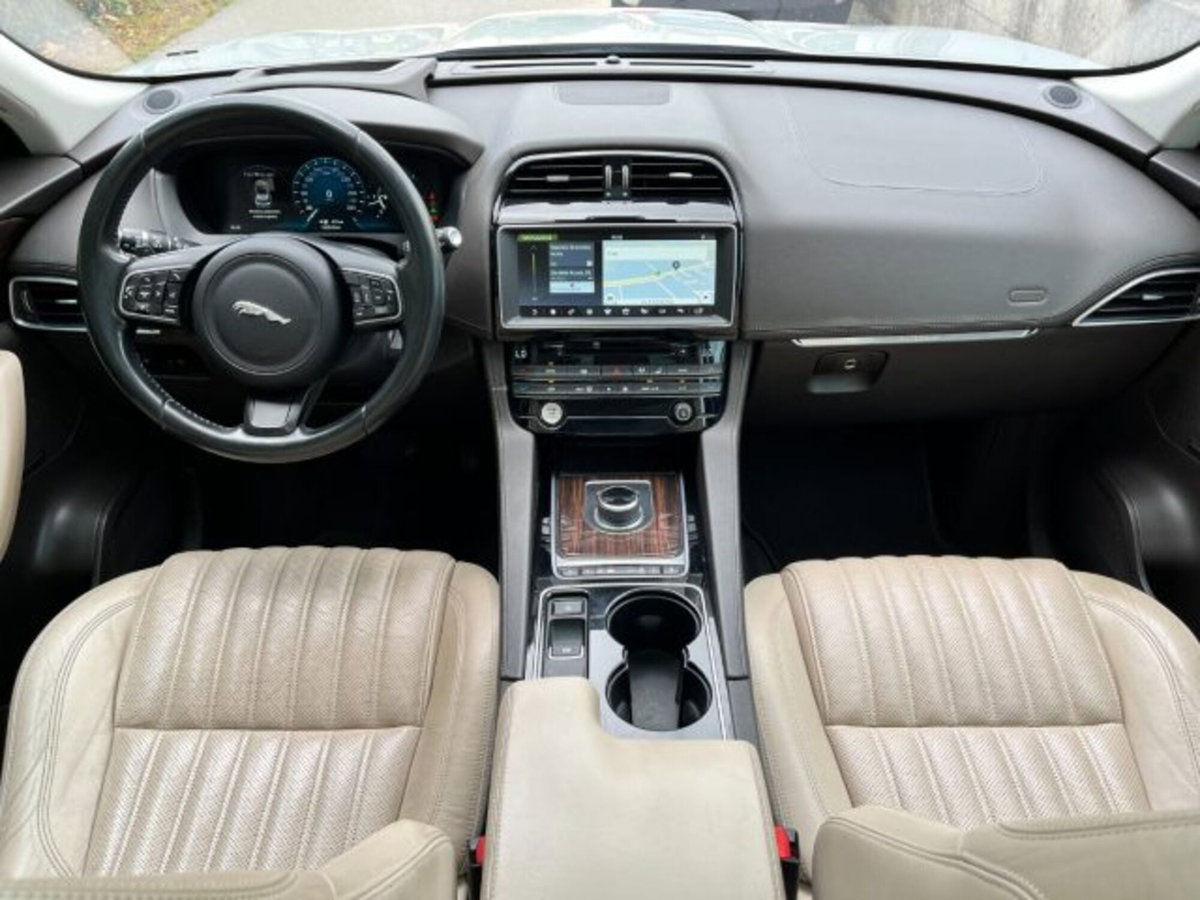 Jaguar F-Pace 3.0 D V6 300 CV AWD aut. Portfolio (6)