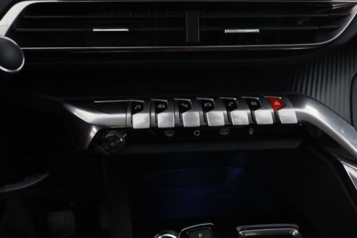 Peugeot 3008 PureTech Turbo 130 S&S EAT8 Allure (13)