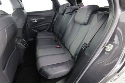 Peugeot 3008 PureTech Turbo 130 S&S EAT8 Allure (3)