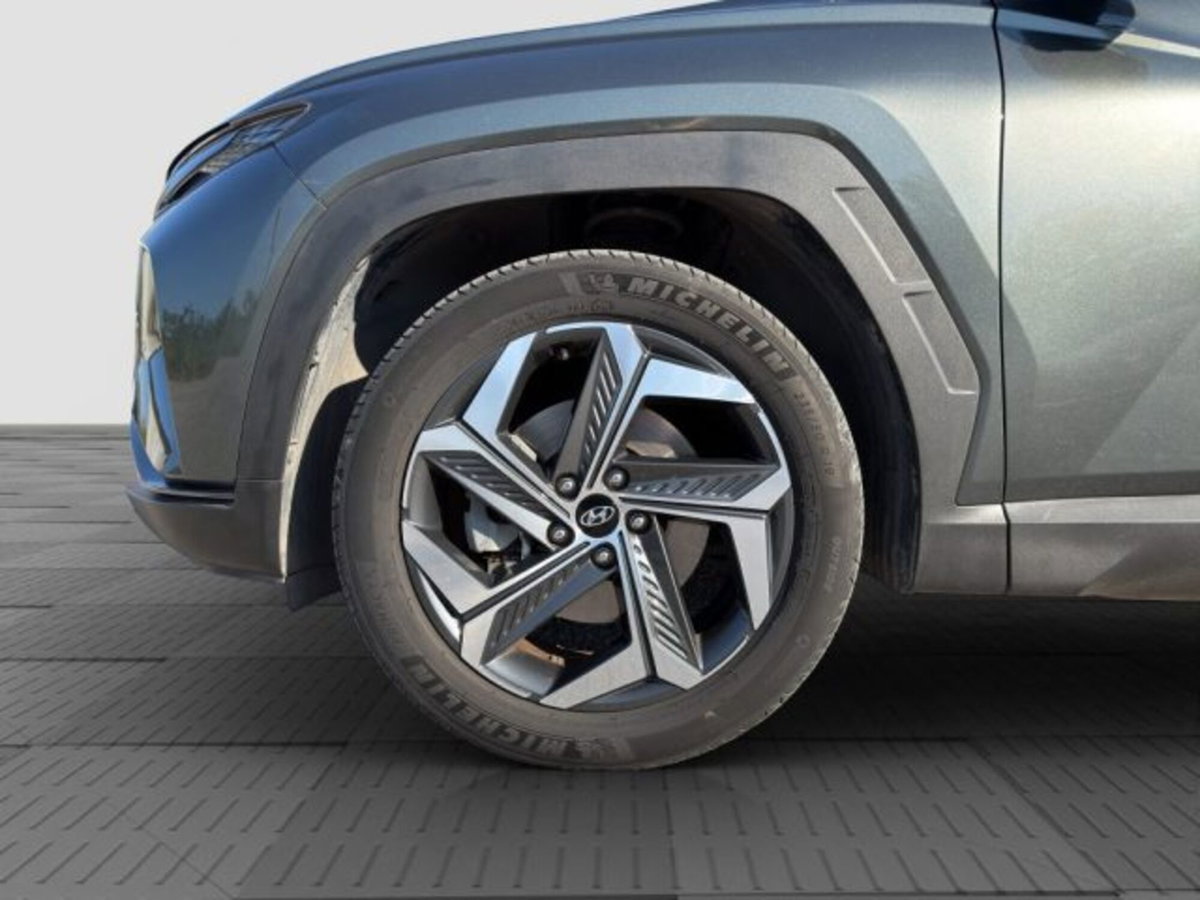 Hyundai Tucson 1.6 hev Xtech 2wd 239cv auto (16)