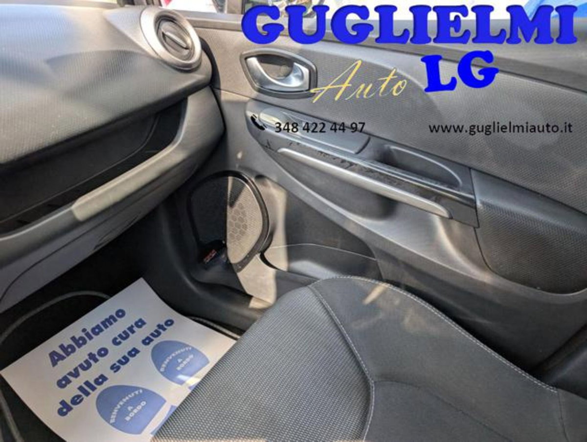Renault Clio 1.2 75CV GPL 5 porte Costume National (14)