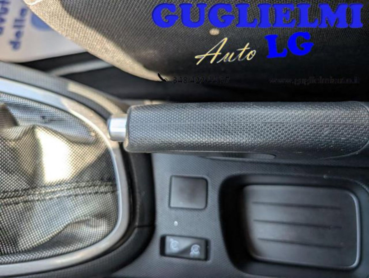 Renault Clio 1.2 75CV GPL 5 porte Costume National (19)