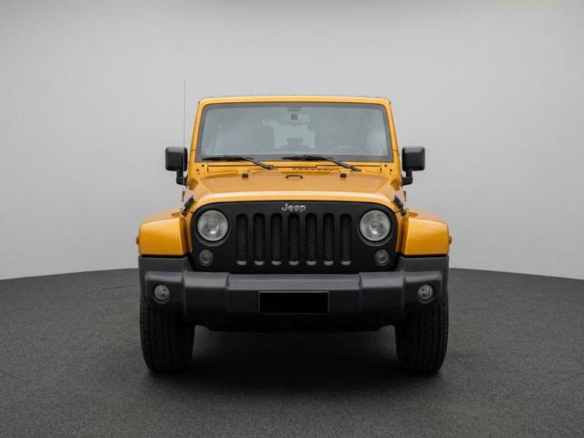 Jeep Wrangler 2.8 CRD DPF Sahara Auto (2)