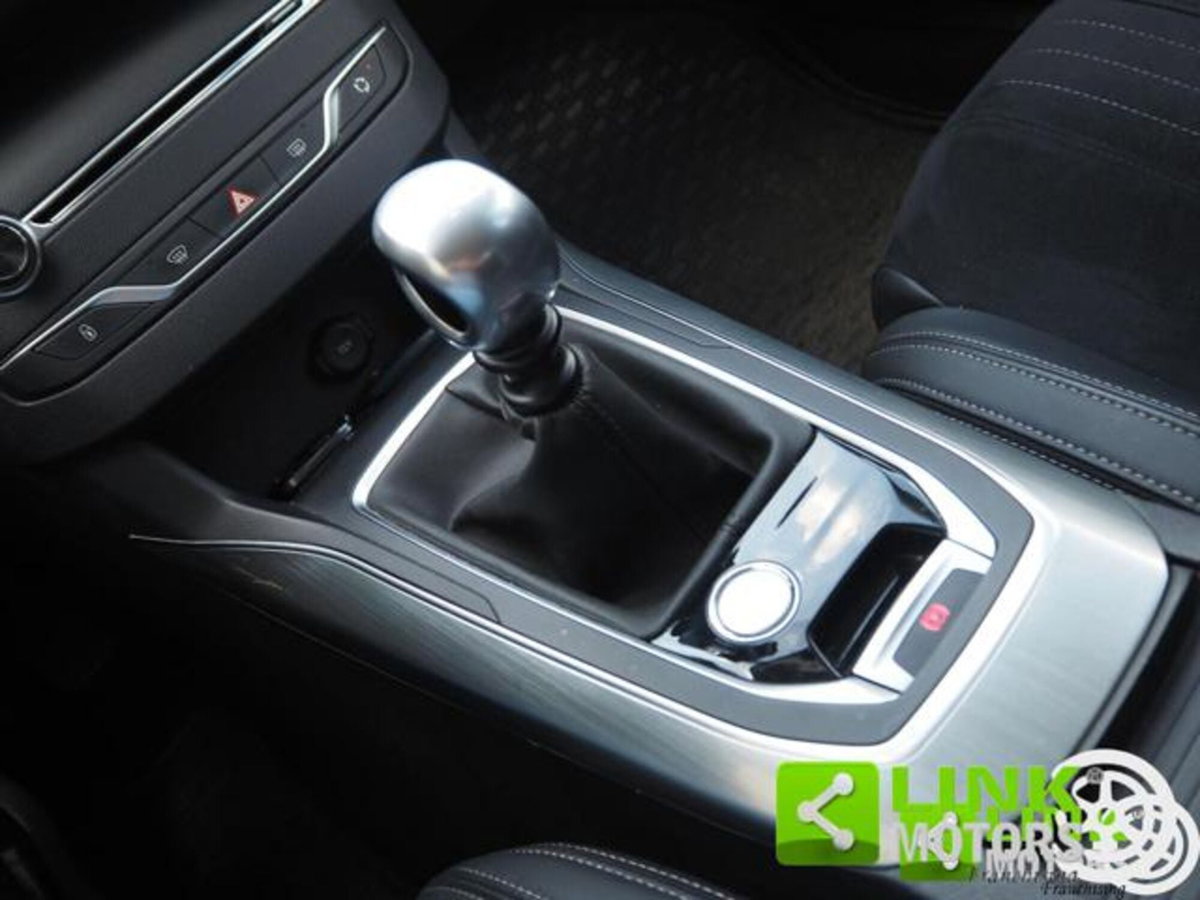 Peugeot 308 BlueHDi 120 S&S Allure (15)