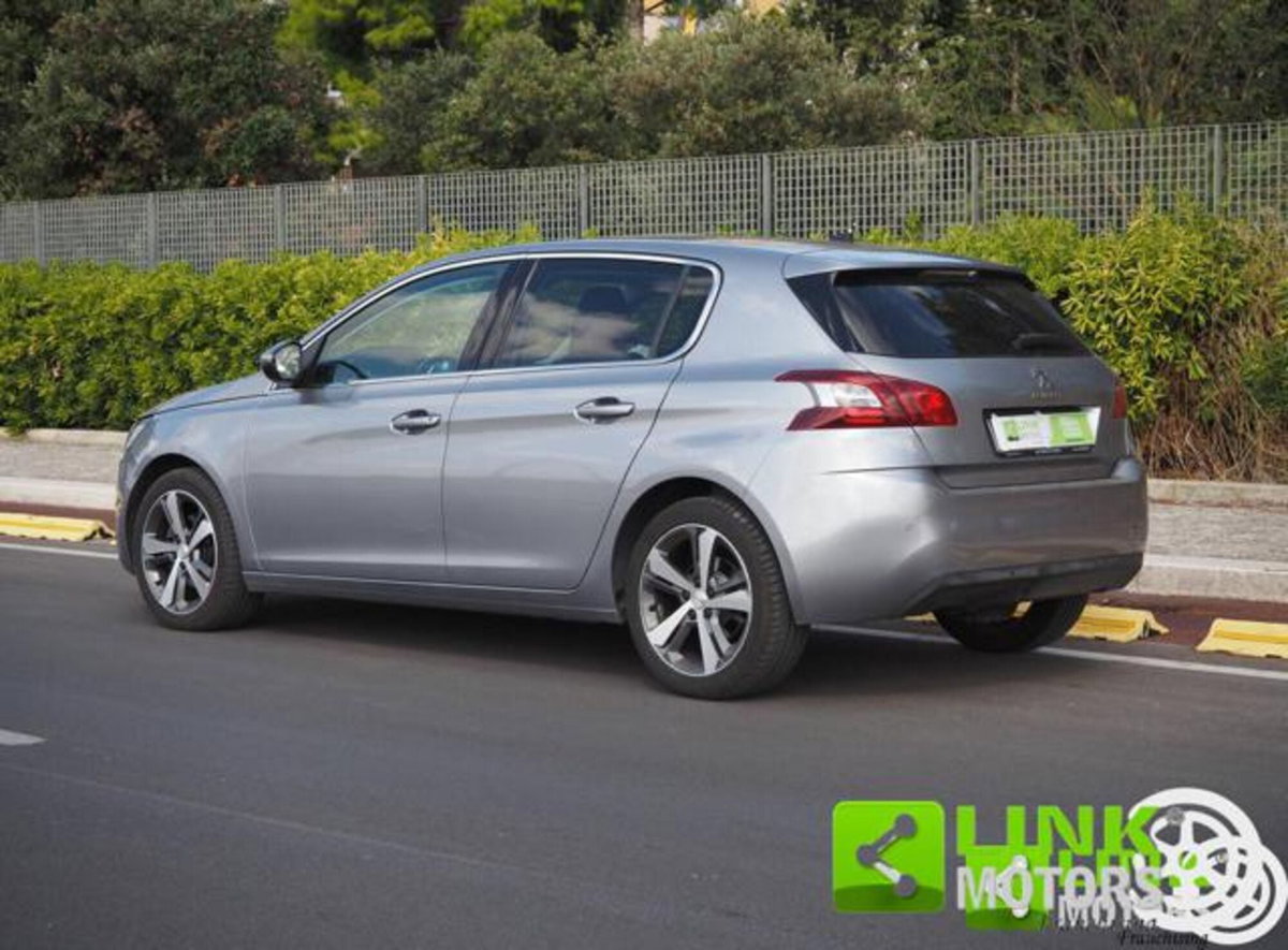Peugeot 308 BlueHDi 120 S&S Allure (17)