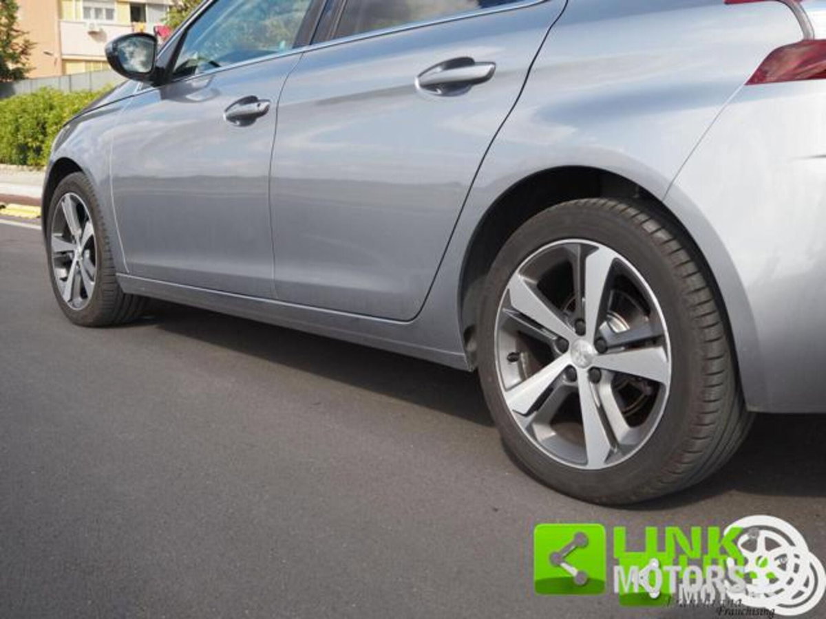 Peugeot 308 BlueHDi 120 S&S Allure (9)