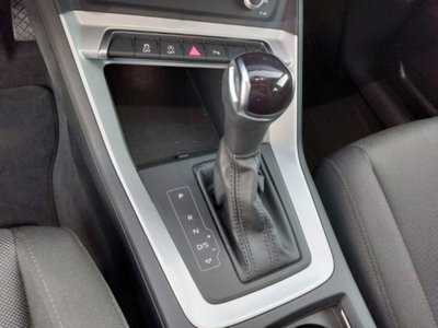Audi Q3 35 TDI quattro S tronic Business (10)