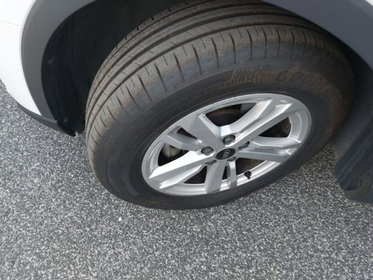 Audi Q3 35 TDI quattro S tronic Business (11)