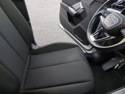 Audi Q3 35 TDI quattro S tronic Business (15)