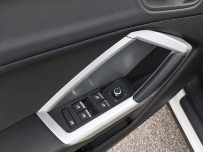 Audi Q3 35 TDI quattro S tronic Business (16)