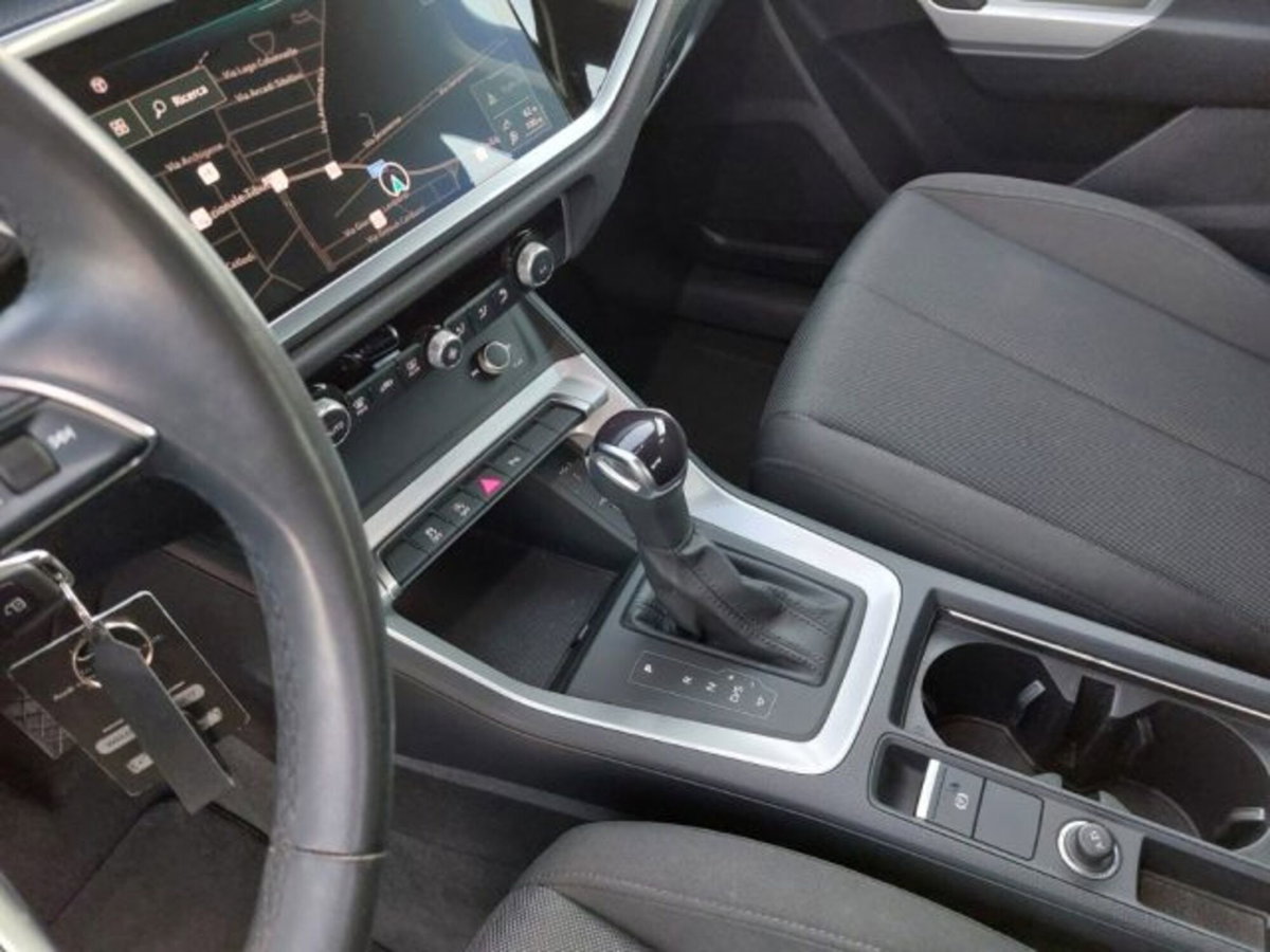 Audi Q3 35 TDI quattro S tronic Business (17)