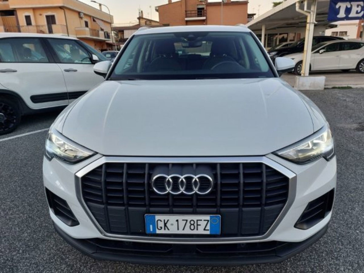 Audi Q3 35 TDI quattro S tronic Business (2)