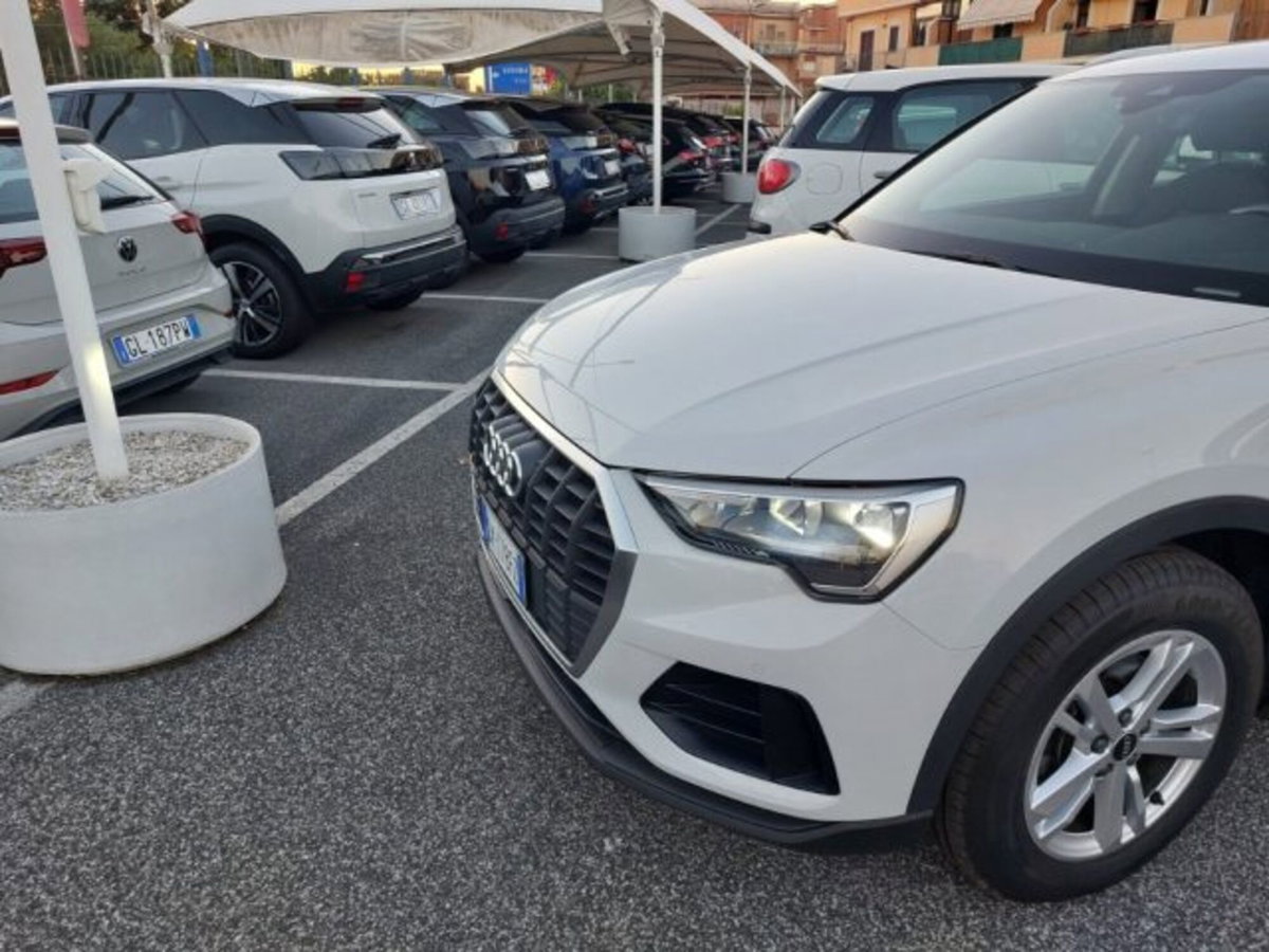 Audi Q3 35 TDI quattro S tronic Business (5)