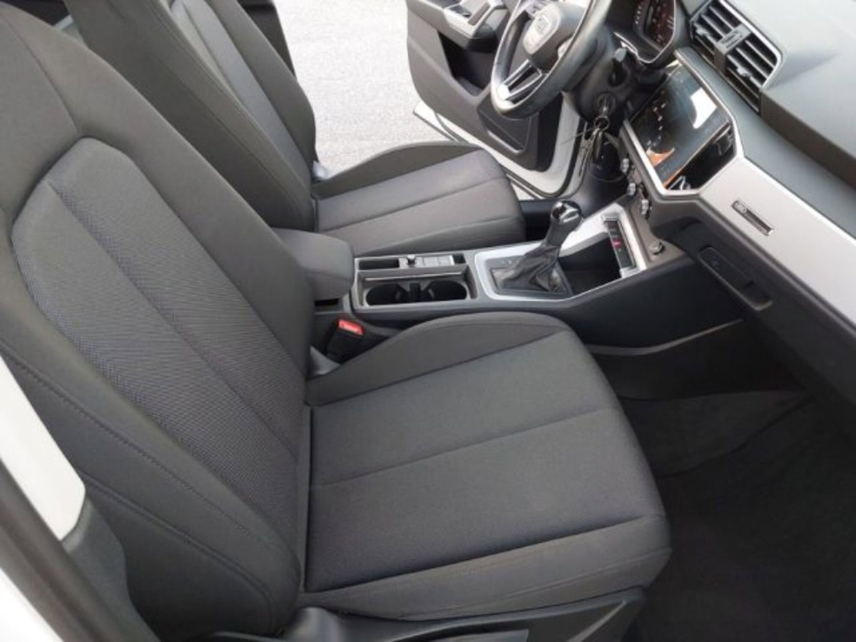 Audi Q3 35 TDI quattro S tronic Business (6)