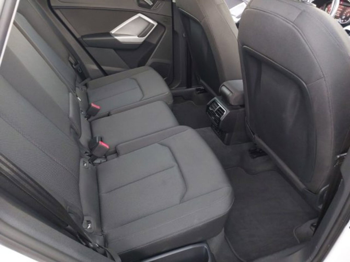 Audi Q3 35 TDI quattro S tronic Business (7)