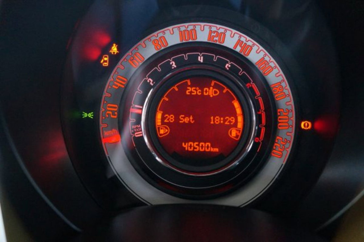 Fiat 500 Cabrio 1.0 Hybrid Connect (10)