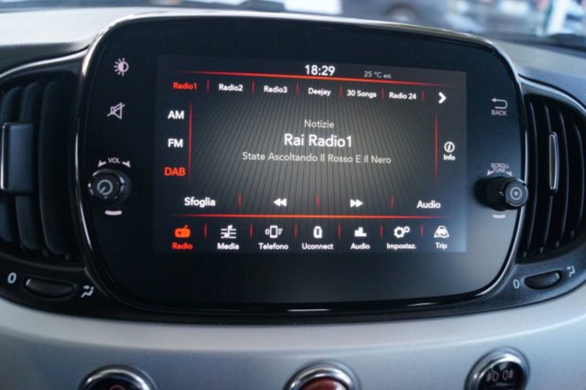 Fiat 500 Cabrio 1.0 Hybrid Connect (11)