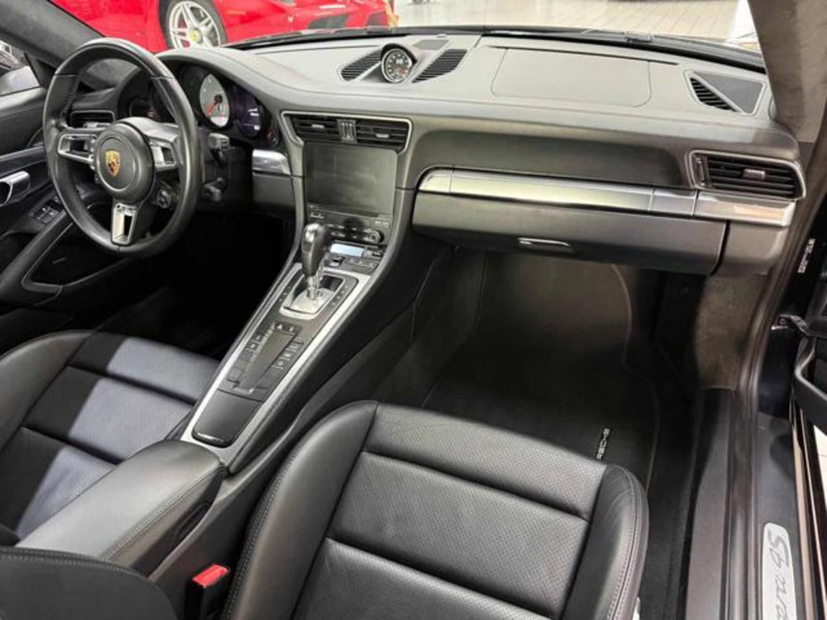 Porsche 911 Coupé 3.0 Carrera 4S (11)