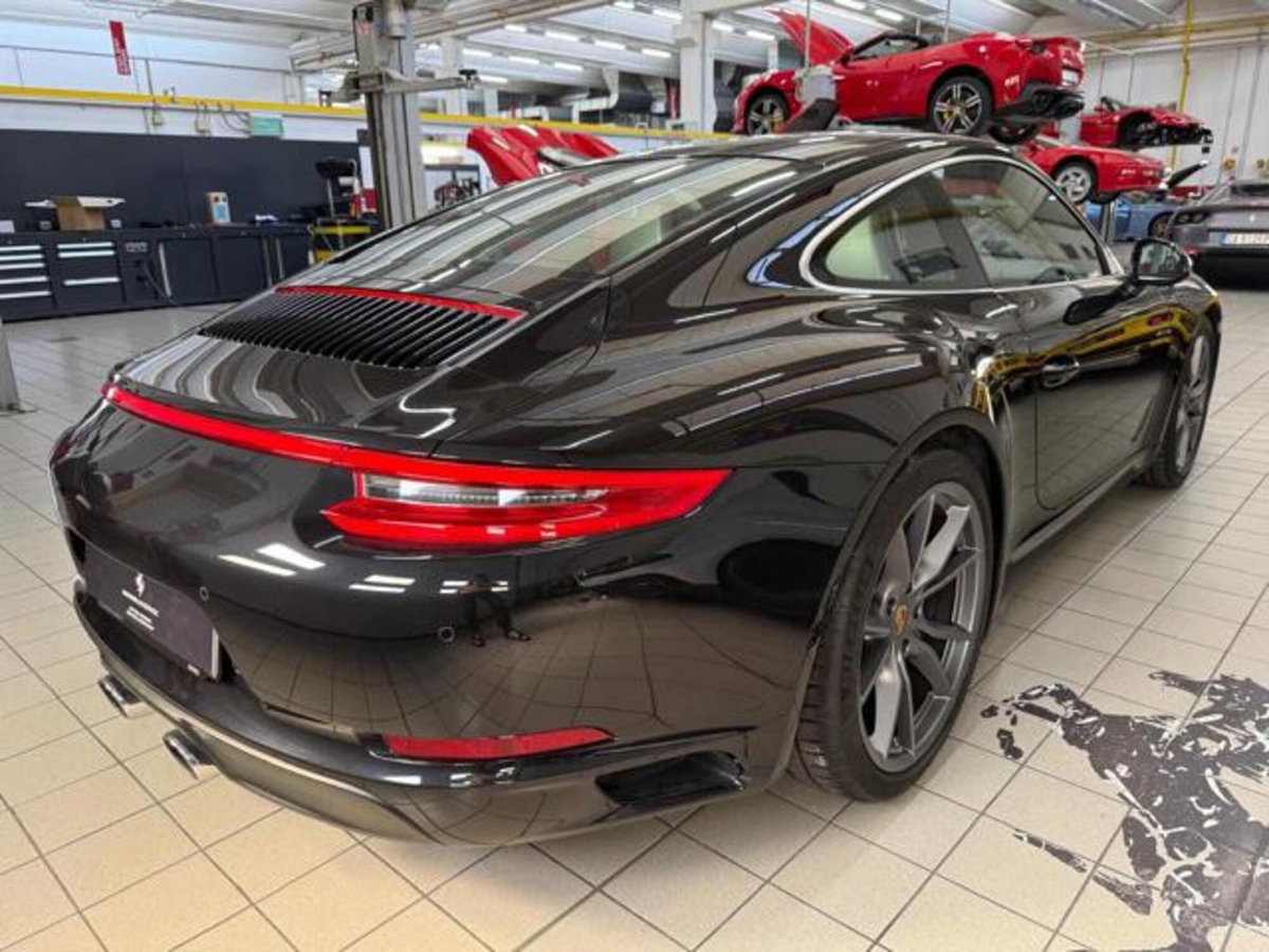 Porsche 911 Coupé 3.0 Carrera 4S (3)