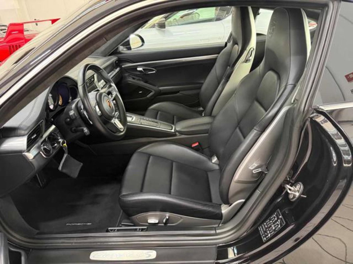 Porsche 911 Coupé 3.0 Carrera 4S (7)