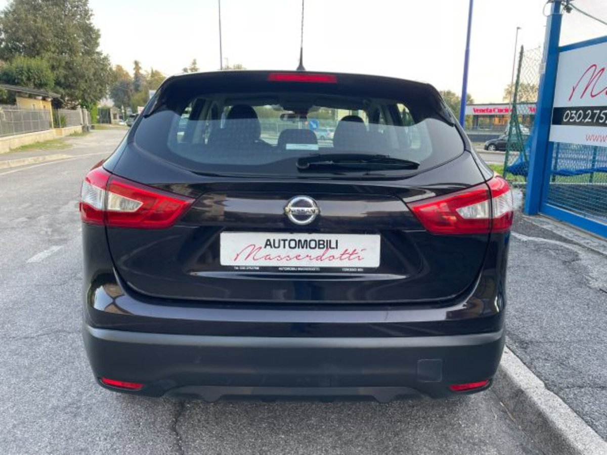 Nissan Qashqai 1.5 dCi N-Vision (5)