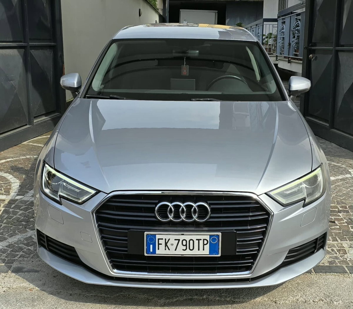 Audi A3 1.6 TDI 116 CV Sport (10)