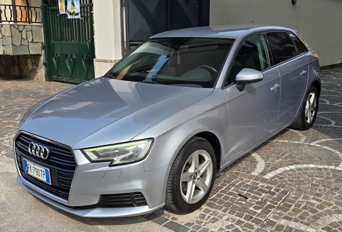 Audi A3 1.6 TDI 116 CV Sport (11)