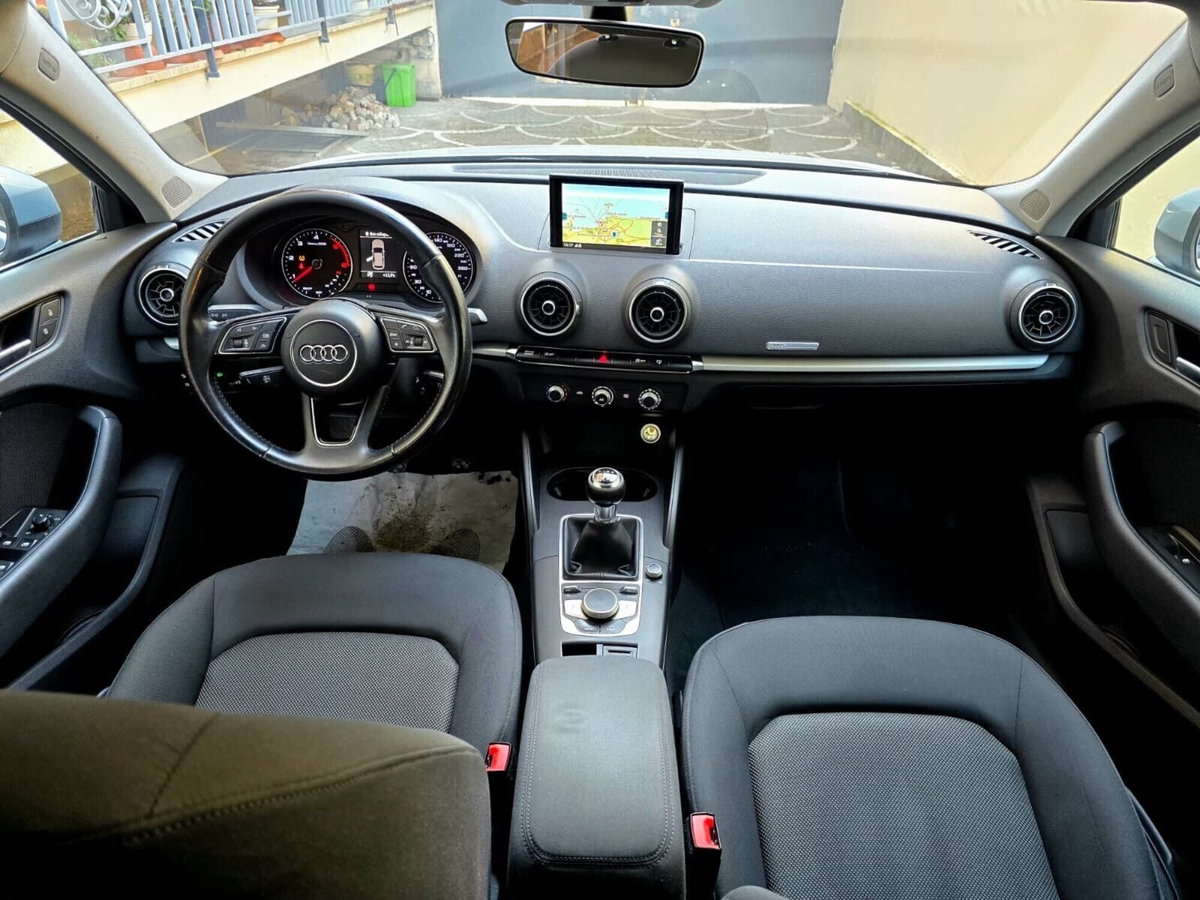 Audi A3 1.6 TDI 116 CV Sport (17)