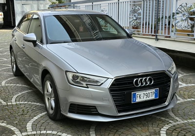 Audi A3 1.6 TDI 116 CV Sport (2)
