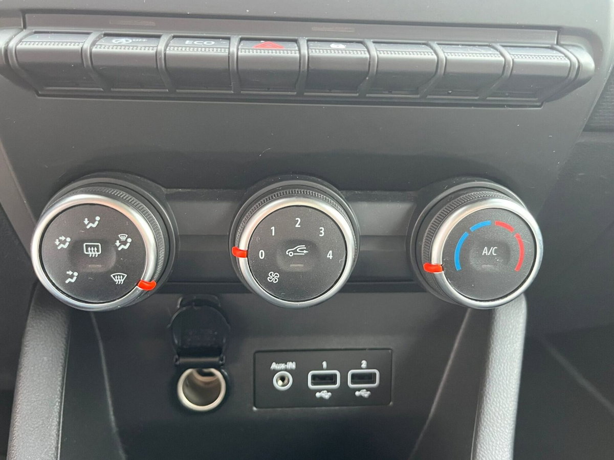 Renault Clio TCe 90 CV 5 porte Business (17)
