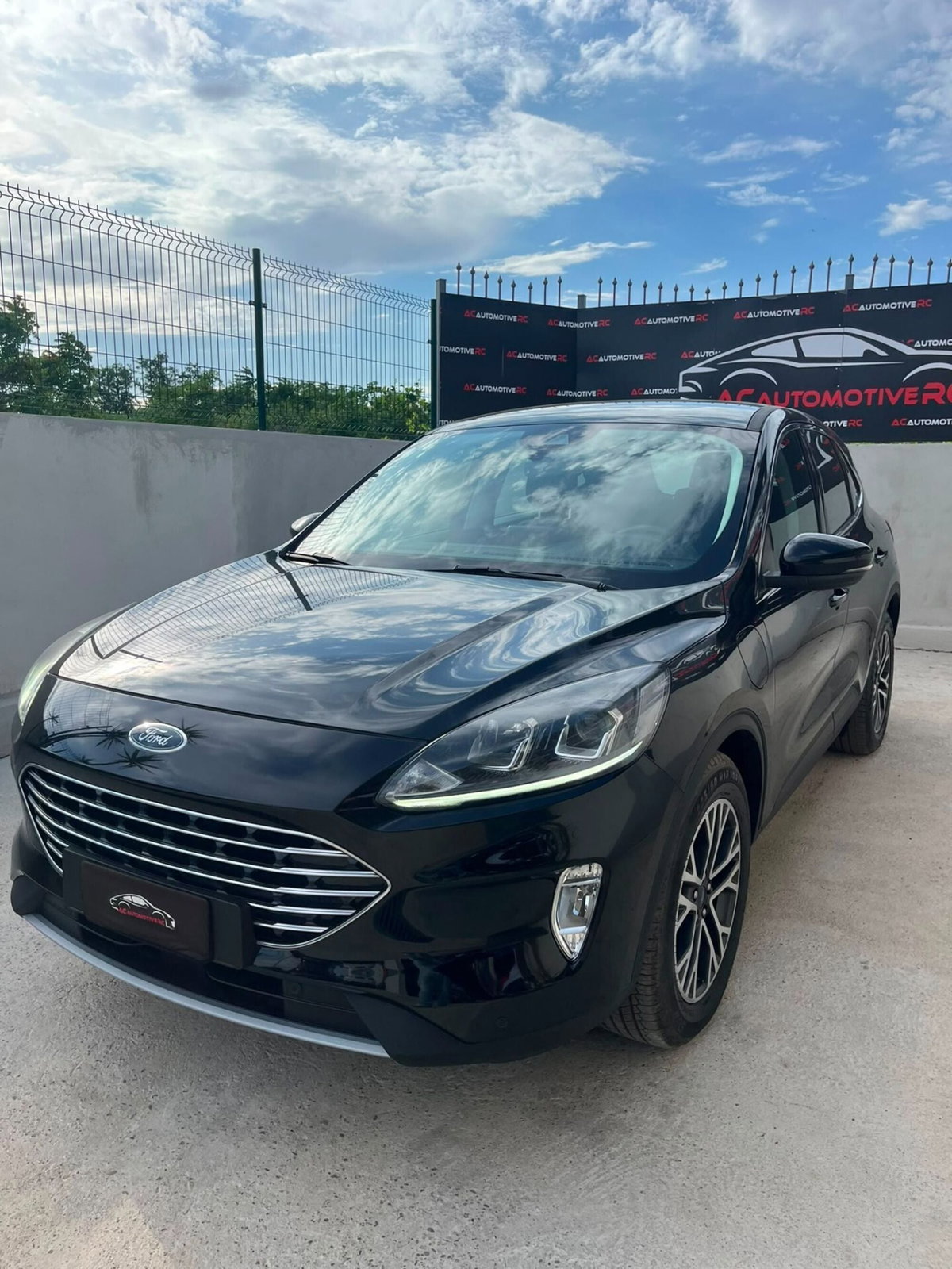 Ford Kuga 2.5 Plug In Hybrid 225 CV CVT 2WD Titanium (3)