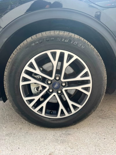 Ford Kuga 2.5 Plug In Hybrid 225 CV CVT 2WD Titanium (8)