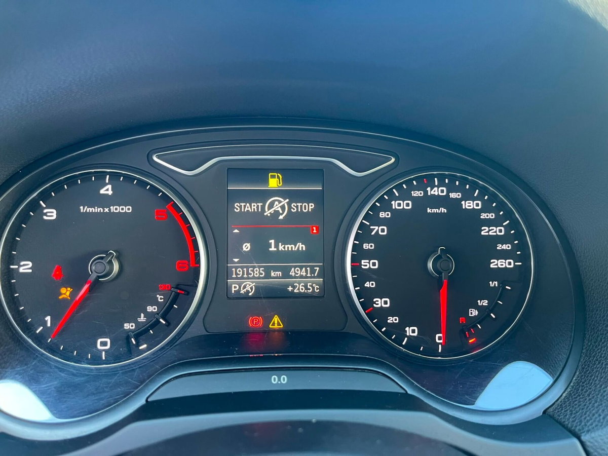 Audi A3 Sportback 2.0 TDI S tronic Attraction (14)