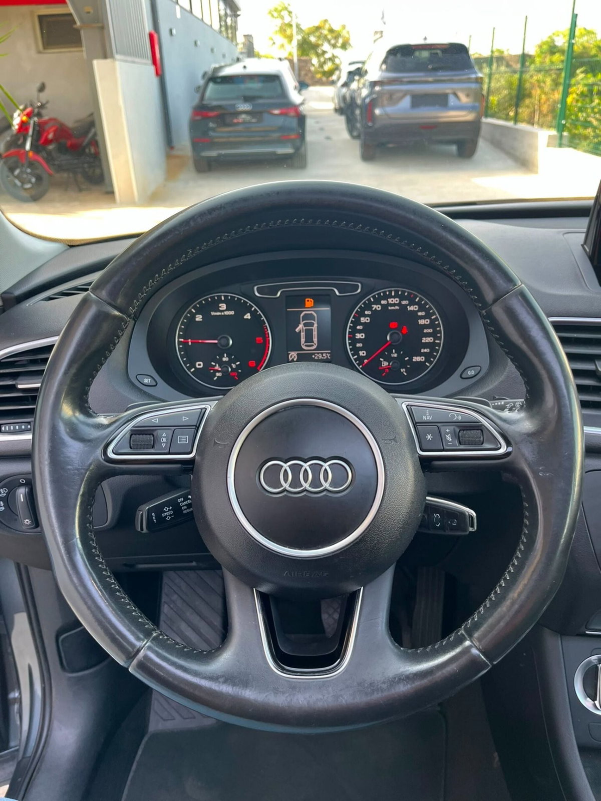Audi Q3 2.0 TDI quattro S tronic S Line Edition (10)