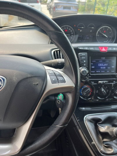 Lancia Ypsilon 1.3 MJT 16V 95 CV 5 porte S&S Platinum (12)